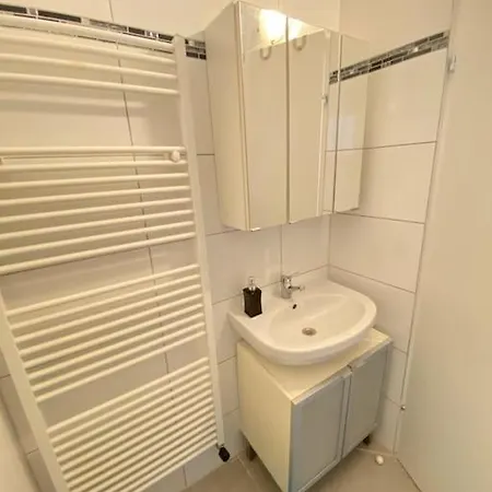 Апартаменты Family-friendly House In Vienna's Suburbs!