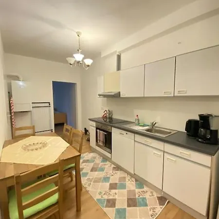 Family-friendly House In Vienna's Suburbs!