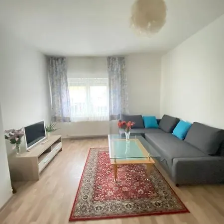 Family-friendly House In Vienna's Suburbs! Апартаменты *