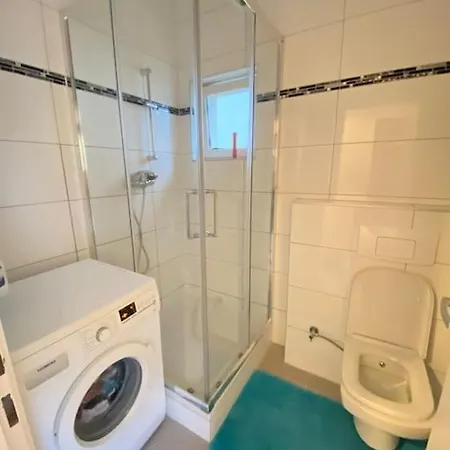 Family-friendly House In Vienna's Suburbs!